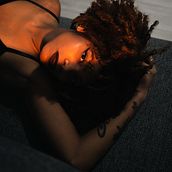 Il mio progetto del corso: Ritratto fotografico intimista. Fotografia, Fotografia de retrato, Iluminação fotográfica, Fotografia artística, e Fotografia de interiores projeto de Giorgia Talevi - 17.05.2024