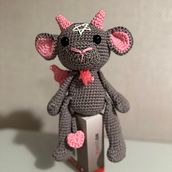 Baphinho. To, Design, Fiber Arts, DIY, Crochet, Amigurumi, and Textile Design project by Fábio Galdino - 05.16.2024