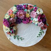 My project for course: Decorative Buttercream Flowers for Cake Design. Design, and DIY project by Karym Emanuel - 05.18.2024