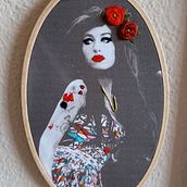 Amy Winehouse bordada. Photograph, Collage, Paper Craft, Printing, Embroider, DIY, and Textile Design project by Carla Pérez Guerrero - 05.26.2024