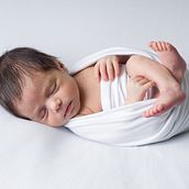 Mi proyecto del curso: Fotografía newborn: aprende a capturar sus primeros momentos. Portrait Photograph, Digital Photograph, and Fine-Art Photograph project by tauronati_nfn - 06.01.2024