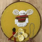 Mi proyecto del curso: Bordado en relieve con la técnica de encaje con nudos . Traditional illustration, Arts, Crafts, Embroider, Fiber Arts, and Textile Design project by ro.hayot - 06.03.2024
