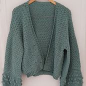 Meu projeto do curso: Crochê: design e confecção de roupas com estilo romântico. Un projet de St, lisme, Art textile, DIY, Crochet , et Design textile de Naia Diogo - 11.06.2024