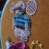 Mi proyecto del curso: Bordado en relieve con la técnica de encaje con nudos . Un projet de Illustration traditionnelle, Artisanat, Broderie, Art textile , et Design textile de lizizacha - 17.06.2024