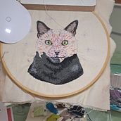 Meu projeto do curso: Retratos bordados de pet: pintura com linha. Bordado, Ilustração naturalista, e Design têxtil projeto de Aline Munhoz de Lima Leal - 16.06.2024