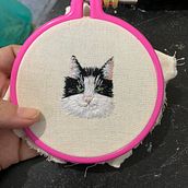 Meu projeto do curso: Minibordado realista de pet. Jewelr, Design, Embroider, and Textile Design project by Hellen Matos - 06.15.2024