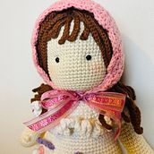Mi proyecto del curso: Elaboración de muñecas amigurumi románticas. Een project van Craft, Speelgoedontwerp, Textiel, Haken, Amigurumi y Textielontwerp van Camila Rivera Carrazana - 22.06.2024