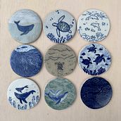 My project for course: Decoration Techniques for Ceramics: Sgraffito and Underglaze. Un proyecto de Ilustración tradicional, Artesanía, Bellas Artes, Cerámica y Pintura decorativa de tahli_ - 22.06.2024