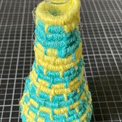 Small Vase. Arts, Crafts, Creativit, and Fiber Arts project by Daniela Haupt - 07.02.2024
