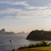 Meu projeto do curso: Composição e edição de fotos para Instagram. Un proyecto de Fotografía, Redes Sociales, Fotografía con móviles, Instagram, Fotografía para Instagram y Composición fotográfica de Carla Allemand - 08.07.2024