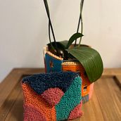 Meu projeto do curso: Técnicas de punch needle para acessórios personalizados . Seni, Kerajinan, Bordir, Seni Serat, DIY, Jarum Punch, Dan Desain Tekstil proyek oleh Camilla Furlan - 07.10.2024