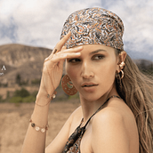 Campaña Paula Mendoza X SevenSeven. Een project van  Art direction van Federico Bernal - 14.08.2021