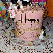 Mi proyecto del curso: Cake design: técnicas decorativas modernas. Design, and DIY project by Caleb Josué Cisnero Granja - 04.30.2024
