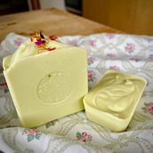 My project for course: Natural Soap Making for Beginners Part 2: Mint Cucumber Soap. Arts, Crafts, and Creativit project by monika_ludvigsen - 07.24.2024