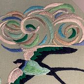 My project for course: Embroidery and Color: Swallow Birds & Clouds. Een project van Traditionele illustratie, Ontwerp van accessoires, Craft, Borduurwerk, Naaiwerk,  Interieur y Textielontwerp van tachdesign - 25.07.2024