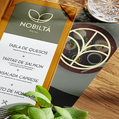 Mi proyecto del curso: Desarrollo de marcas con personalidad. Un progetto di Br, ing, Br, identit, Consulenza creativa e Design di loghi di Adrian Fernandez - 12.02.2024