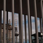 James-Simon-Galerie, Berlin. Digital Photograph, Outdoor Photograph, Photographic Composition, and Architectural Photograph project by maleba - 07.29.2024