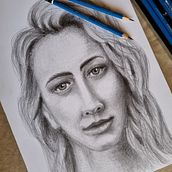 Mi primer rostro femenino. Pencil Drawing project by Dayra Palacios Mullcue - 07.26.2024