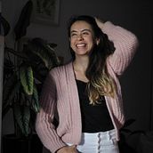 Mi proyecto del curso: Crochet: crea prendas con una sola aguja. Un proyecto de Diseño de moda, Tejido, DIY, Crochet y Diseño textil de luisa_un - 01.08.2024