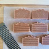 Meu projeto do curso: Fabricação de sabonetes naturais para iniciantes. Een project van Craft y DIY van Priscila Plácido - 03.08.2024