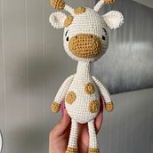 Mi proyecto del curso: Amigurumi para principiantes: teje animales en crochet. Un proyecto de Artesanía, Diseño de juguetes, Crochet, Amigurumi y Diseño textil de sofi_steiner - 07.08.2024
