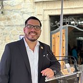 Mi proyecto del curso: Introducción a la locución publicitaria. Un proyecto de Publicidad y Audio de Serafin Vargas Quintero - 09.08.2024