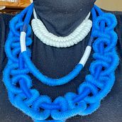 Mi proyecto del curso: Iniciación a la bisutería con cordón: fabrica tus propios collares. Un progetto di Artigianato, Design di gioielli, Macramè e Textile Design di Isabel Alvarado - 15.08.2024