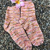 Pink Socks. Un proyecto de Tejido de punto de Sandi SH - 18.08.2024