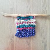 My project for course Introduction to Frame Loom Tapestry - Colourful vibes!. Un progetto di Design di accessori, Interior Design, Fiber Art, Tessitura e Textile Design di Giulia Rocca - 18.08.2024