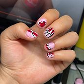 Mi proyecto del curso: Introducción al nail art. Design, Traditional illustration, Painting, Pattern Design, and Decorative Painting project by Ester Mendoza Brizuela - 08.19.2024