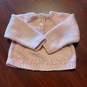 Mi proyecto del curso: Tejido de prendas infantiles con raglán top down. Un projet de St, lisme, Art textile, Tricot , et Design textile de Ana Gimeno Pascual - 20.08.2024