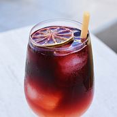 Mi proyecto del curso: Food styling y fotografía para Instagram TINTO DE VERANO. Photograph, Social Media, Photo Retouching, Mobile Photograph, Product Photograph, Digital Photograph, Food Photograph, Instagram Photograph, Lifest, le Photograph, Food St, ling, and Design project by Mauricio Sandoval - 08.20.2024