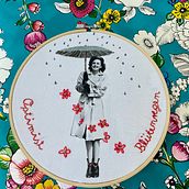 Mein Abschlussprojekt für den Kurs: Fortgeschrittene Stickerei auf Fototransfer. Collage, Printing, Embroider, DIY, and Textile Design project by Stephanie D. - 08.22.2024