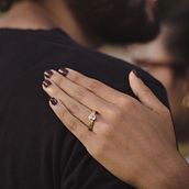 Fake Wedding Proposal. Un proyecto de Fotografía, Fotografía de retrato, Fotografía digital, Fotografía en exteriores, Fotografía Lifest y le de Maru Ropero Bolívar - 23.08.2024