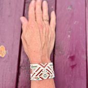 Mijn project van de cursus: Ontwerp geweven sieraden met kralen en elegante patronen. Un proyecto de Diseño de complementos, Artesanía, Diseño de jo, as y Tejido de gerda van Noort - 24.08.2024