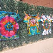 Mi proyecto del curso: Teñido tie dye: llena de color tus prendas. Arts, Crafts, Fashion Design, DIY, Textile D, eing, and Textile Design project by Erica Relloso Ortega - 08.24.2024