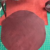 Mi proyecto del curso: Marroquinería: diseño y confección de una bandolera. Un progetto di Design, Design di accessori, Artigianato, Fashion design e Cucito di Alexita Creadora de contenido - 24.08.2024