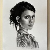 My project for course: Realistic Portrait with Graphite Pencil. Un progetto di Illustrazione tradizionale, Belle arti, Bozzetti, Disegno a matita, Disegno, Disegno di ritratti, Disegno realistico, Disegno artistico e Disegno anatomico di Begoña Medina - 28.08.2024