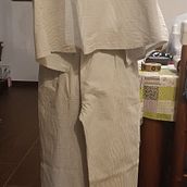 Vestido de macramé y conjunto de camisa y pantalón tipo lino. Projekt z dziedziny  Sz, cie, Wzornictwo i krawiectwo użytkownika Genoveva Garrido Limones - 29.08.2024