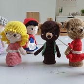 My project for course: Amigurumi: Create Crochet Finger Puppets. Crochet, Amigurumi, and Textile Design project by chessler - 08.29.2024