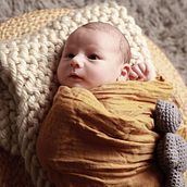 Mon projet du cours : Photographie de naissance : les premiers instants de la vie. Portrait Photograph, Digital Photograph, and Fine-Art Photograph project by poirier_nancy - 08.30.2024