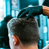 TANOS BARBERSHOP . Photograph project by Winifer Polanco - 09.06.2024