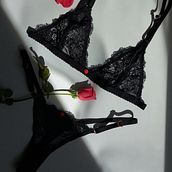 Il mio progetto del corso: Design e confezione di lingerie. Projekt z dziedziny Projektowanie mod, DIY,  Sz, cie, Wzornictwo i krawiectwo użytkownika Ramona Savona - 21.09.2024