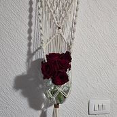 Mi proyecto del curso: Diseño de accesorios en macramé. Un proyecto de Artesanía, Decoración de interiores, Diseño de complementos, Tejido, Macramé y Diseño textil de Erika Ramirez - 22.09.2024