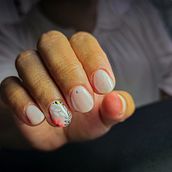 Mi proyecto del curso: Introducción al nail art. Een project van Decoratief schilderen,  Ontwerp, Traditionele illustratie, Schilderij y Patroonontwerp van mariaeugeniaduerto - 26.09.2024