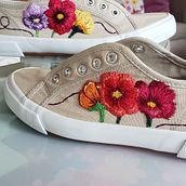 Mi proyecto del curso: Bordado freestyle sobre tul para principiantes. Accessor, Design, Botanical Illustration, Embroider, and Textile Design project by cecilia_godinez - 09.14.2024