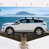 Land Rover. Design, Publicidade, e Fotografia projeto de hajar Dai - 03.10.2024