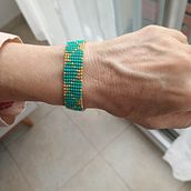Mi proyecto del curso: Diseño y creación de joyería con mostacillas. Een project van Craft, Sieradenontwerp, Textiel y Ontwerp van accessoires van Ana Claudia Trujillo perez - 07.11.2024
