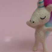Mi proyecto del curso: Needle felting: creación de personajes con lana y aguja. Un progetto di Artigianato, Design di giocattoli, Needle felting e Textile Design di Viviana Scarpitta - 08.10.2024