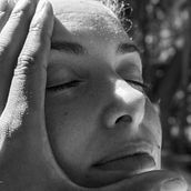 Naturalizando la mirada. Photograph, Fine-Art Photograph, Portrait Photograph, and Photographic Lighting project by Albert Liñan - 10.15.2024